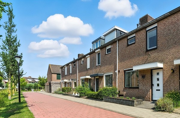 Zwanebloem 53, Alblasserdam